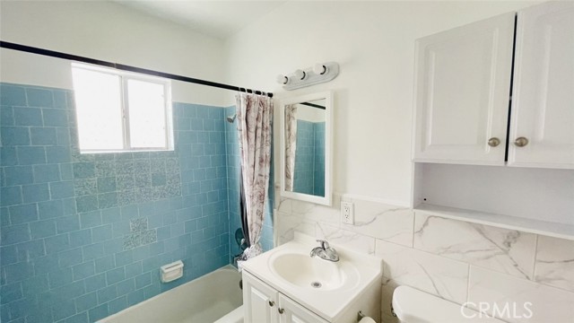 1083 Gaviota Avenue, Long Beach CA: https://media.crmls.org/medias/fbb3ce47-22e9-4b6a-b19d-c4b7b541b337.jpg