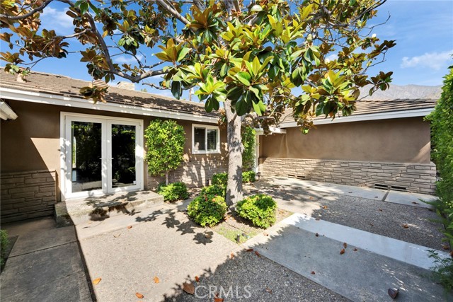 1811 Chantry Drive, Arcadia CA: https://media.crmls.org/medias/fbb428e2-b00b-414e-b7b5-1bd94b4b8f8c.jpg