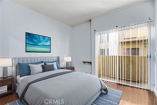 19350 Sherman Way, Reseda CA: https://media.crmls.org/medias/fbb4a48e-17f5-43b4-bb46-e7f0ac3d8e84.jpg