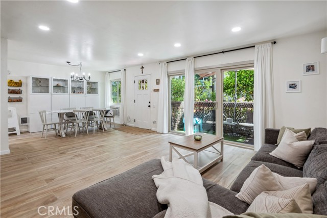 372 S Miraleste Drive, San Pedro CA: https://media.crmls.org/medias/fbb4c598-9ec3-4978-907a-5fc7f218f795.jpg