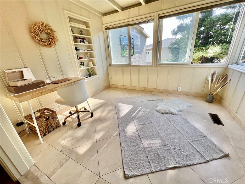 575 Blumont Street