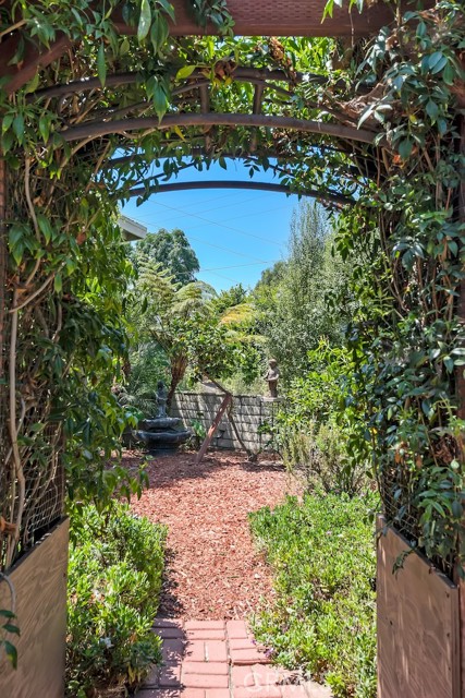 870 Rosecrans Avenue, Manhattan Beach, California 90266, 3 Bedrooms Bedrooms, ,2 BathroomsBathrooms,Residential,Sold,Rosecrans,SB21187159