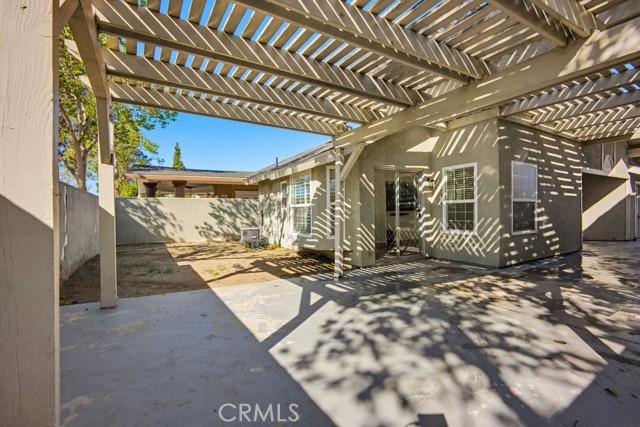 Detail Gallery Image 33 of 36 For 14477 El Contento, Fontana,  CA 92337 - 3 Beds | 2 Baths