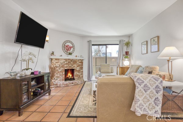Detail Gallery Image 3 of 25 For 15155 Sherman Way #14,  Van Nuys,  CA 91405 - 1 Beds | 1 Baths