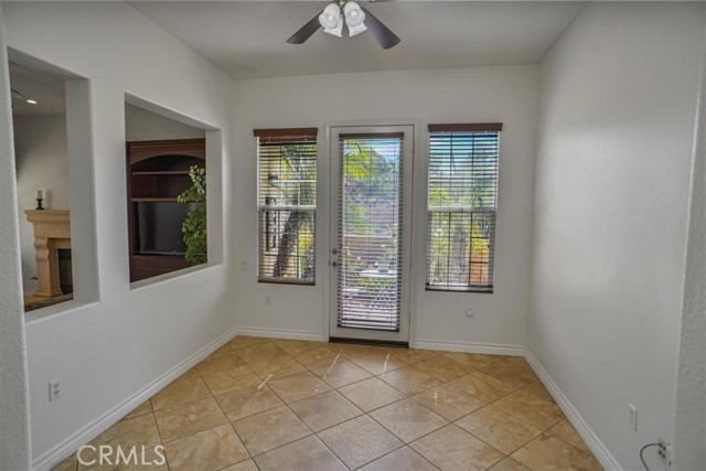 Detail Gallery Image 3 of 35 For 23724 Mahogany Ct, Valencia,  CA 91354 - 2 Beds | 2 Baths