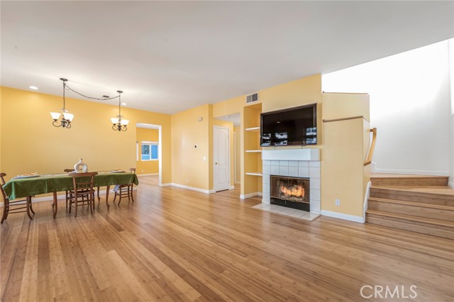 Detail Gallery Image 5 of 31 For 537 N Pageant Dr #C,  Orange,  CA 92869 - 3 Beds | 2/1 Baths