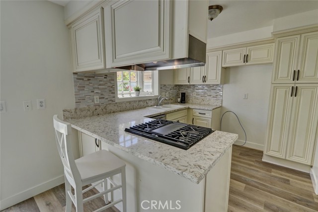 17077 Los Modelos Street, Fountain Valley CA: https://media.crmls.org/medias/fbb8033c-83a0-47da-8a04-5f2c7ce8d218.jpg