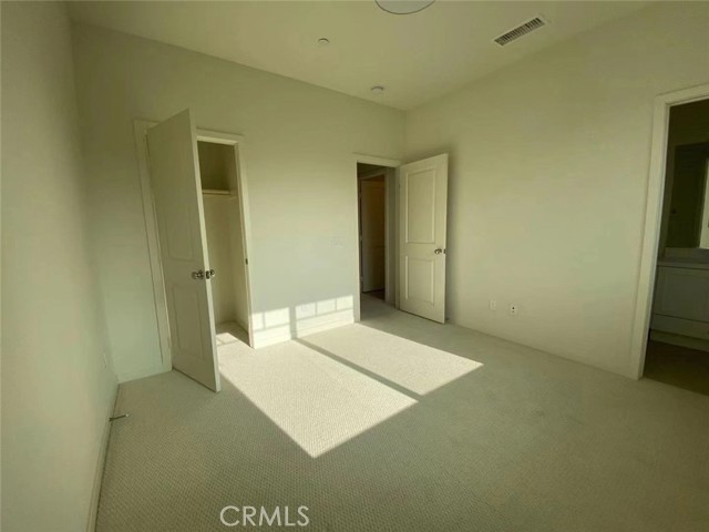 143 Frame, Irvine CA: https://media.crmls.org/medias/fbb84c13-df8b-42e3-95a0-e667fcacd58c.jpg