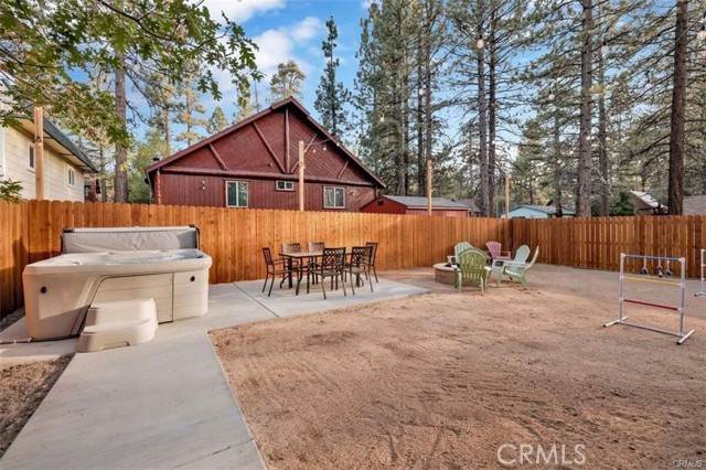 40221 Esterly Lane, Big Bear Lake CA: https://media.crmls.org/medias/fbb86962-cc5f-43fd-bdb7-86083ef082b1.jpg