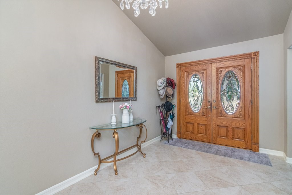 Detail Gallery Image 5 of 63 For 20450 Avenida Castilla, Murrieta,  CA 92562 - 4 Beds | 2/1 Baths