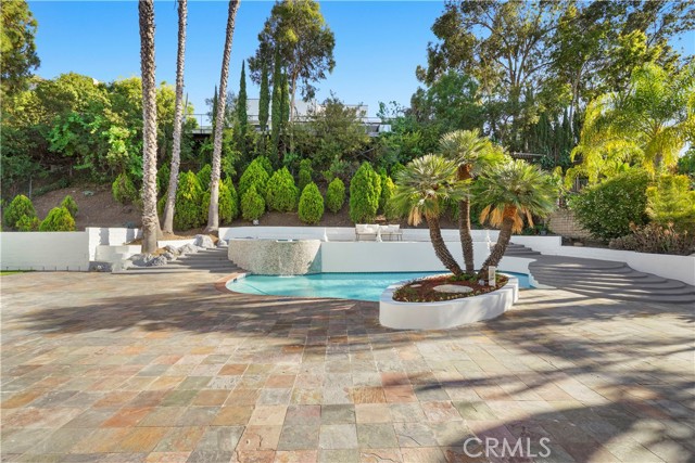 4230 Alonzo Avenue, Encino CA: https://media.crmls.org/medias/fbb8ef20-cd9c-4246-8212-0cdde27cf84e.jpg