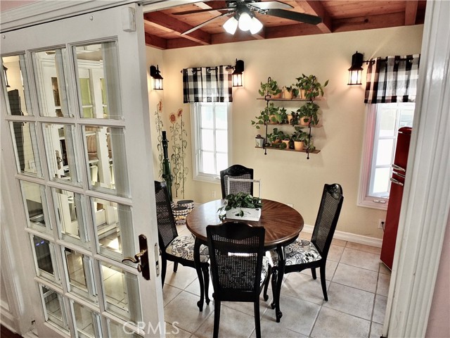 833 Terraine Avenue, Long Beach CA: https://media.crmls.org/medias/fbb908f3-1635-4d9e-ae33-7947ce341407.jpg