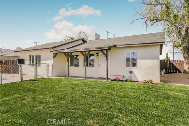 Detail Gallery Image 1 of 18 For 275 E Avenue P4, Palmdale,  CA 93550 - 3 Beds | 2 Baths
