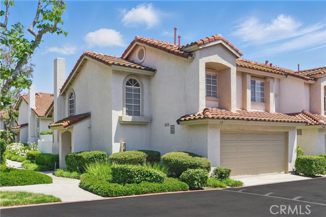 8 Geranium, Rancho Santa Margarita CA: https://media.crmls.org/medias/fbba0725-ba89-4ea1-a300-b78002e7991f.jpg