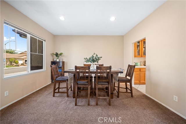 Detail Gallery Image 3 of 48 For 6698 Lake Springs St, Corona,  CA 91752 - 5 Beds | 3 Baths