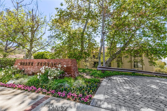 Detail Gallery Image 1 of 27 For 4209 via Arbolada #334,  Los Angeles,  CA 90042 - 3 Beds | 2 Baths