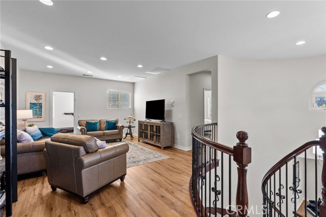 Detail Gallery Image 39 of 67 For 890 Lindamere, Simi Valley,  CA 93065 - 5 Beds | 4/1 Baths