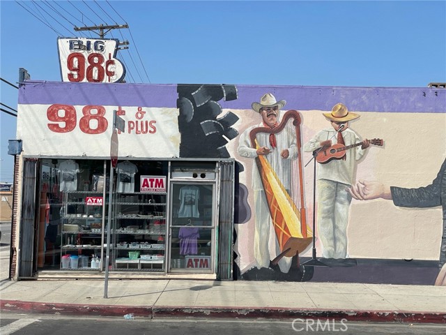 13663 VAN nUYS Boulevard, Pacoima CA: https://media.crmls.org/medias/fbbbca2d-ccac-459e-b34d-e7792b39d521.jpg