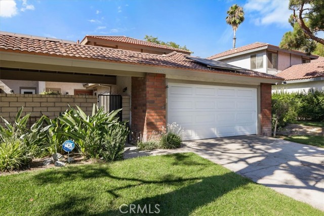 Detail Gallery Image 3 of 70 For 15717 Rosehaven Ln, Canyon Country,  CA 91387 - 3 Beds | 2/1 Baths