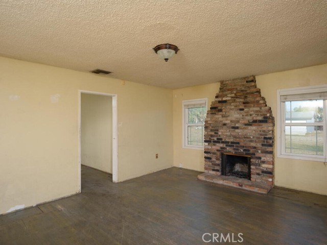 Detail Gallery Image 9 of 16 For 804 Bloomington Ave, Bloomington,  CA 92316 - 3 Beds | 2 Baths