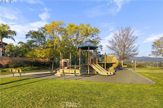 Image 57 of 71 For 23195 Stoneridge