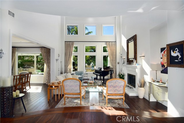 Detail Gallery Image 9 of 59 For 19134 Briarfield Way, Tarzana,  CA 91356 - 6 Beds | 7/1 Baths