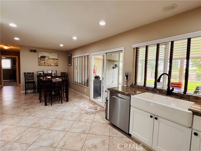 Detail Gallery Image 2 of 11 For 10141 Orange St, Rancho Cucamonga,  CA 91737 - 3 Beds | 2 Baths