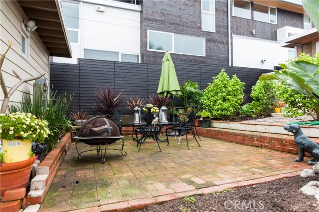 2216 Grandview Avenue, Manhattan Beach, California 90266, 2 Bedrooms Bedrooms, ,1 BathroomBathrooms,Residential,Sold,Grandview,SB17056643