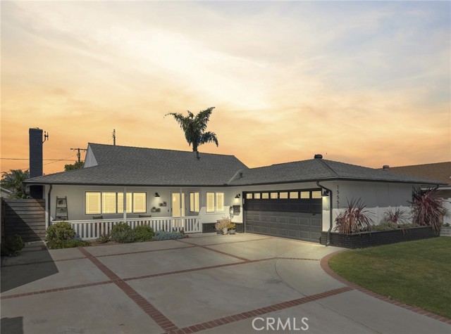 Detail Gallery Image 2 of 51 For 15551 Aulnay Ln, Huntington Beach,  CA 92647 - 3 Beds | 2 Baths