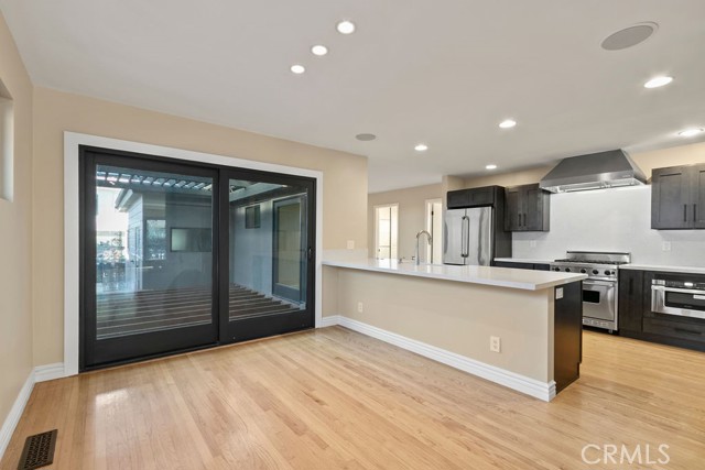 Detail Gallery Image 7 of 23 For 313 Larkspur, Corona Del Mar,  CA 92625 - 3 Beds | 2 Baths