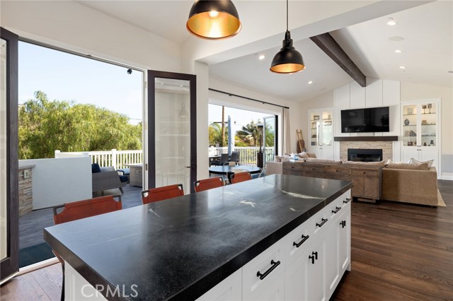 550 Helberta Avenue, Redondo Beach, California 90277, 5 Bedrooms Bedrooms, ,3 BathroomsBathrooms,Residential,Sold,Helberta,SB21204332