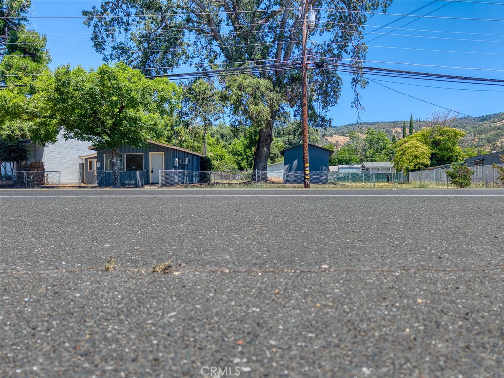 https://media.crmls.org/medias/fbc083f3-97e7-4406-be3a-650eaa2e3d04.jpg?preset=X-Large