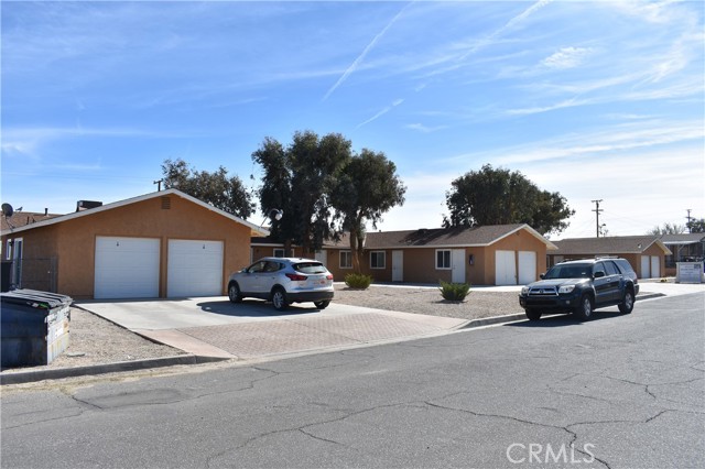 6321 Yucca Avenue, 29 Palms CA: https://media.crmls.org/medias/fbc133bd-6f95-4339-9960-f5cc50d7263b.jpg