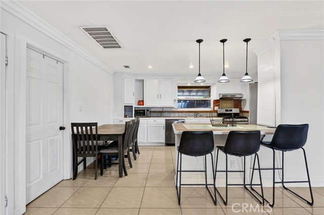 Detail Gallery Image 6 of 17 For 4209 Angelo St, Riverside,  CA 92507 - 4 Beds | 2 Baths