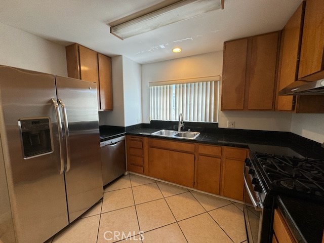 1927 Cloverfield Boulevard, Santa Monica CA: https://media.crmls.org/medias/fbc324de-adde-4884-b2ae-d38693a3ce02.jpg