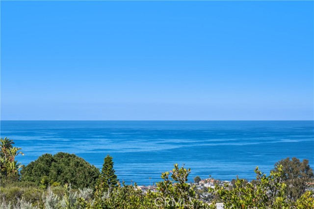 Detail Gallery Image 3 of 40 For 901 Summit Dr, Laguna Beach,  CA 92651 - 4 Beds | 3 Baths