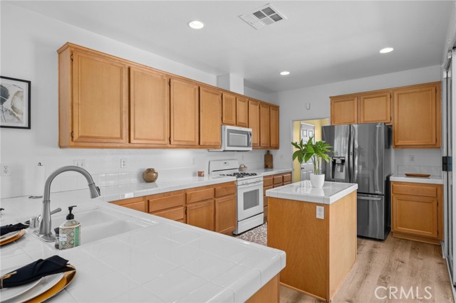 Detail Gallery Image 9 of 36 For 12953 Lynd Ct, Yucaipa,  CA 92399 - 4 Beds | 3/1 Baths