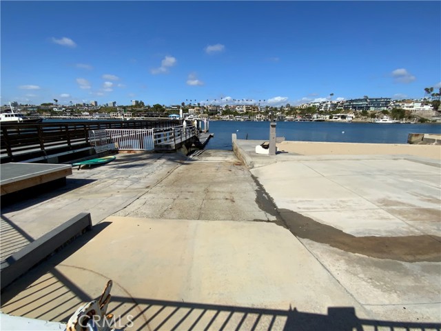 Detail Gallery Image 7 of 57 For 2137 Channel Rd, Newport Beach,  CA 92661 - 4 Beds | 2/1 Baths