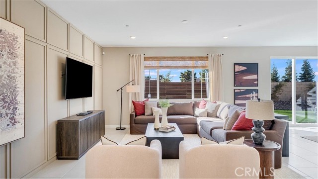 Detail Gallery Image 6 of 16 For 14217 Rollins St, Hesperia,  CA 92345 - 4 Beds | 2 Baths