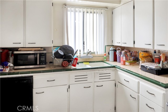 7460 Potomac Street, Riverside CA: https://media.crmls.org/medias/fbc48329-7d93-4cba-b41b-457e84abe1a4.jpg