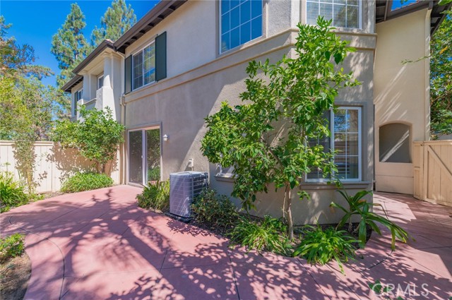 825 Yorkshire, Irvine CA: https://media.crmls.org/medias/fbc67b4a-627a-42ac-b5b8-8312d5e78fa0.jpg