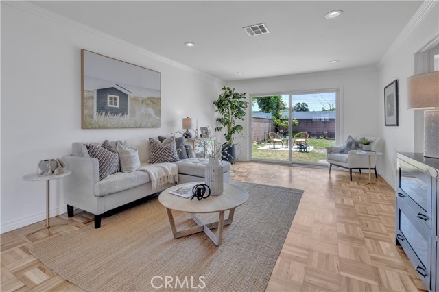 Detail Gallery Image 2 of 25 For 2002 Pattiz Ave, Long Beach,  CA 90815 - 4 Beds | 2 Baths