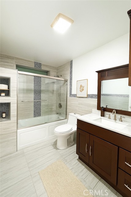 Detail Gallery Image 11 of 22 For 4215 Portola Ave, Los Angeles,  CA 90032 - 5 Beds | 3 Baths