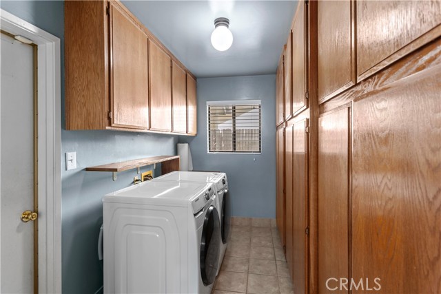Detail Gallery Image 13 of 38 For 9800 Yarnell Ave, Bakersfield,  CA 93312 - 3 Beds | 2 Baths
