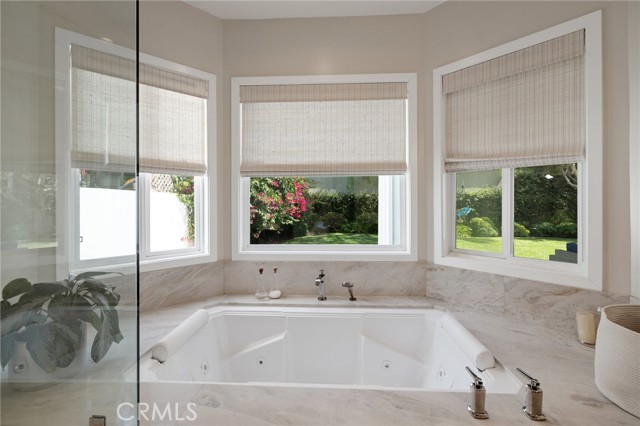 550 Helberta Avenue, Redondo Beach, California 90277, 5 Bedrooms Bedrooms, ,3 BathroomsBathrooms,Residential,Sold,Helberta,SB21204332