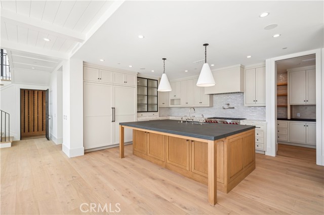 2820 Bayview Drive, Corona del Mar CA: https://media.crmls.org/medias/fbc82979-fd5c-4305-b17e-01f1d035cb2f.jpg