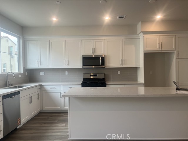2131 Cumberland, Pomona CA: https://media.crmls.org/medias/fbc88004-5ee1-4524-8f6b-a63c2f8f9f5b.jpg