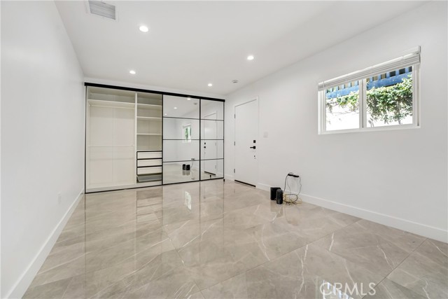 Detail Gallery Image 10 of 10 For 2170 Sunset Plaza Dr, Los Angeles,  CA 90069 - 3 Beds | 2 Baths