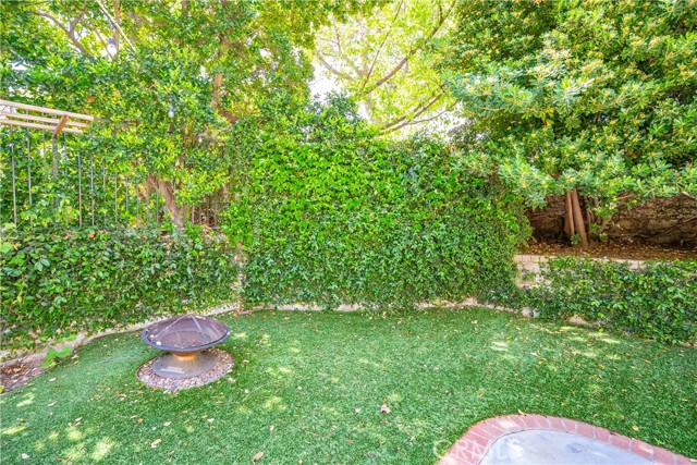 Detail Gallery Image 39 of 53 For 24526 Windsor Dr a,  Valencia,  CA 91355 - 3 Beds | 2/1 Baths