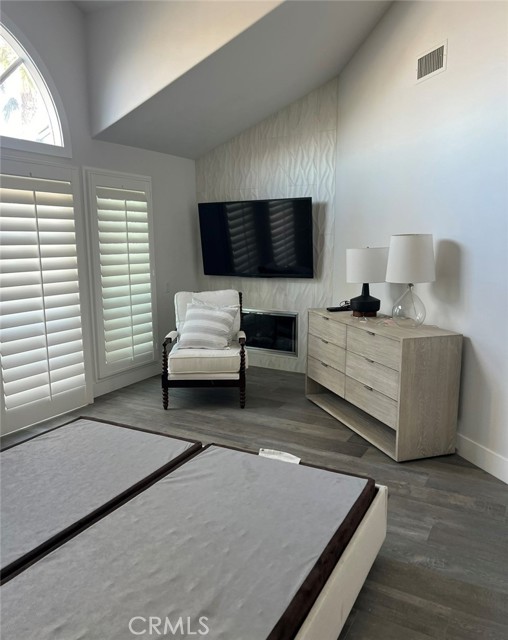 Detail Gallery Image 10 of 17 For 2929 Sandy Pointe #19,  Del Mar,  CA 92014 - 2 Beds | 2/1 Baths